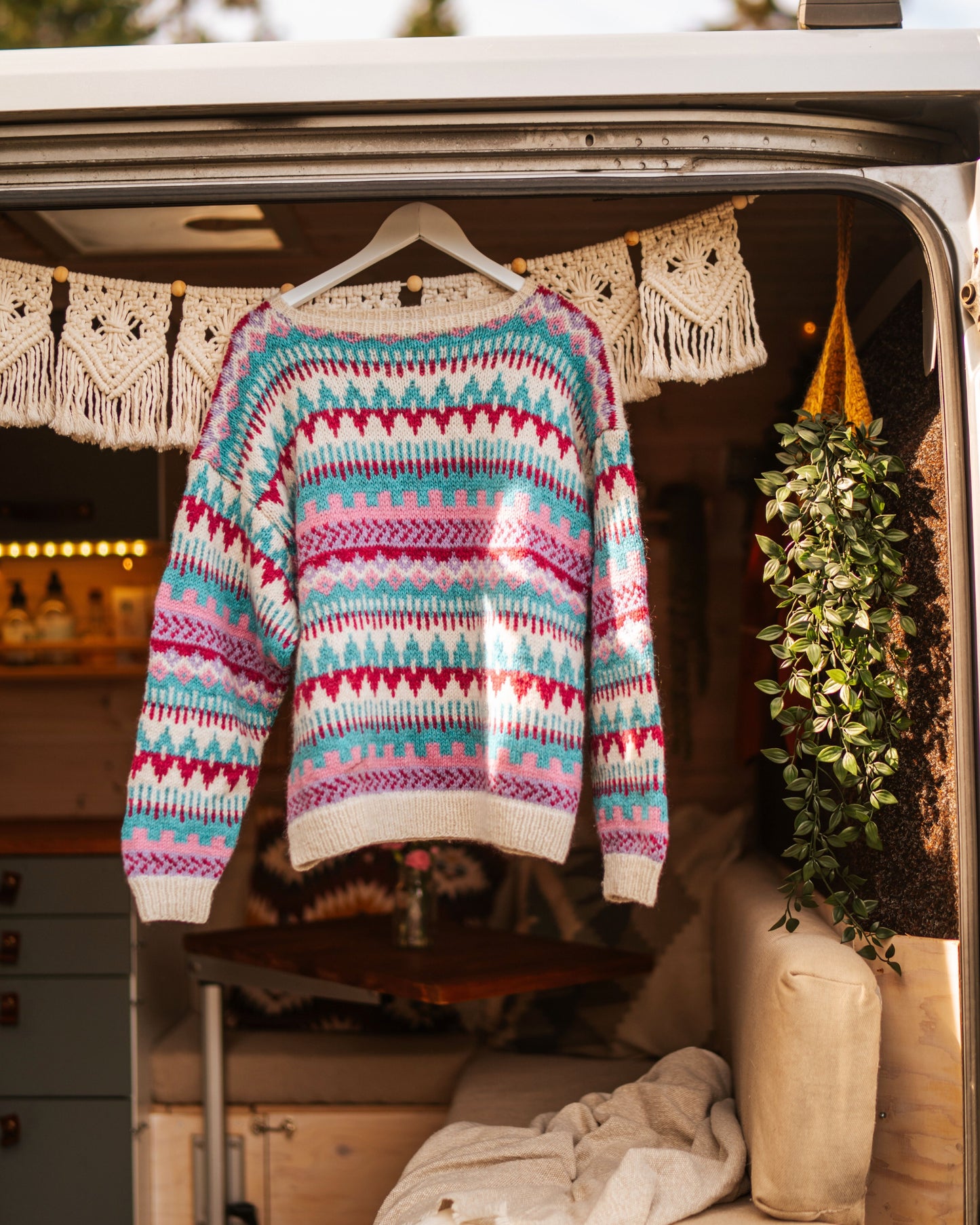 UNE SWEATER WHITE AND BLUE SMALL-MEDIUM