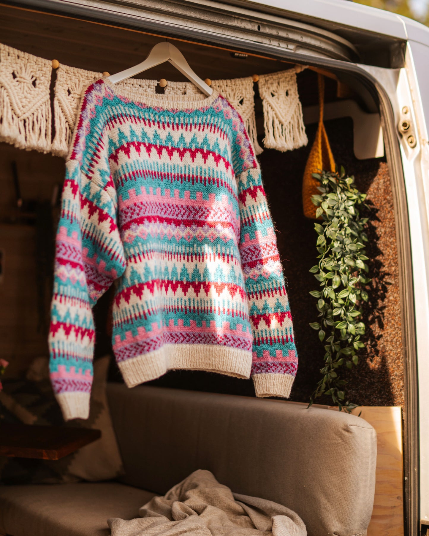 UNE SWEATER WHITE AND BLUE SMALL-MEDIUM