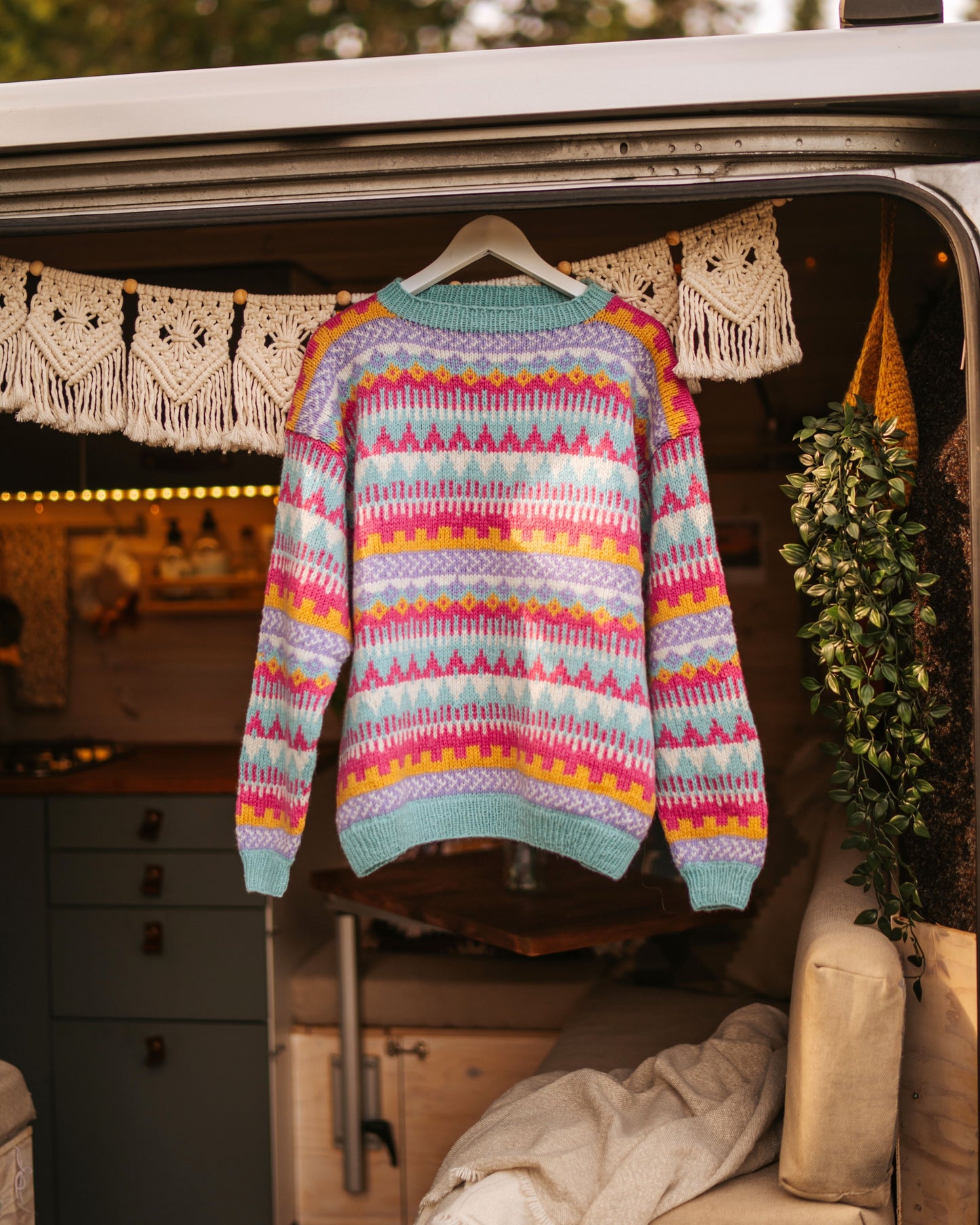 UNE SWEATER PASTEL MEDIUM