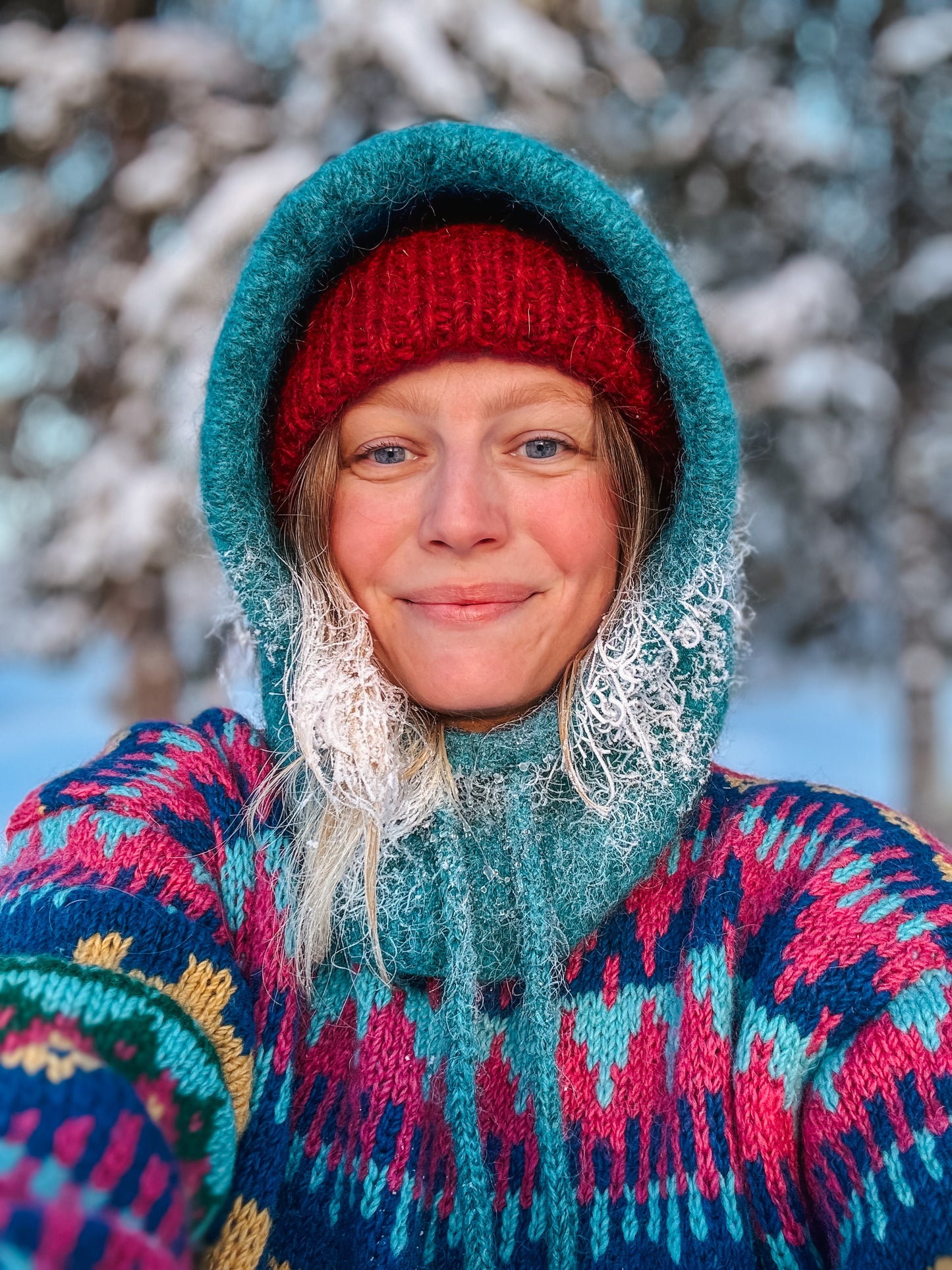 BUNDLE: BOK & BIKKJEKALDT BALAKLAVA GARNPAKKE